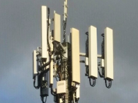 Installano antenna telefonia mobile: Comune contrario