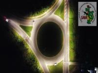La rotatoria dei "Caduti di Kindu" illuminata